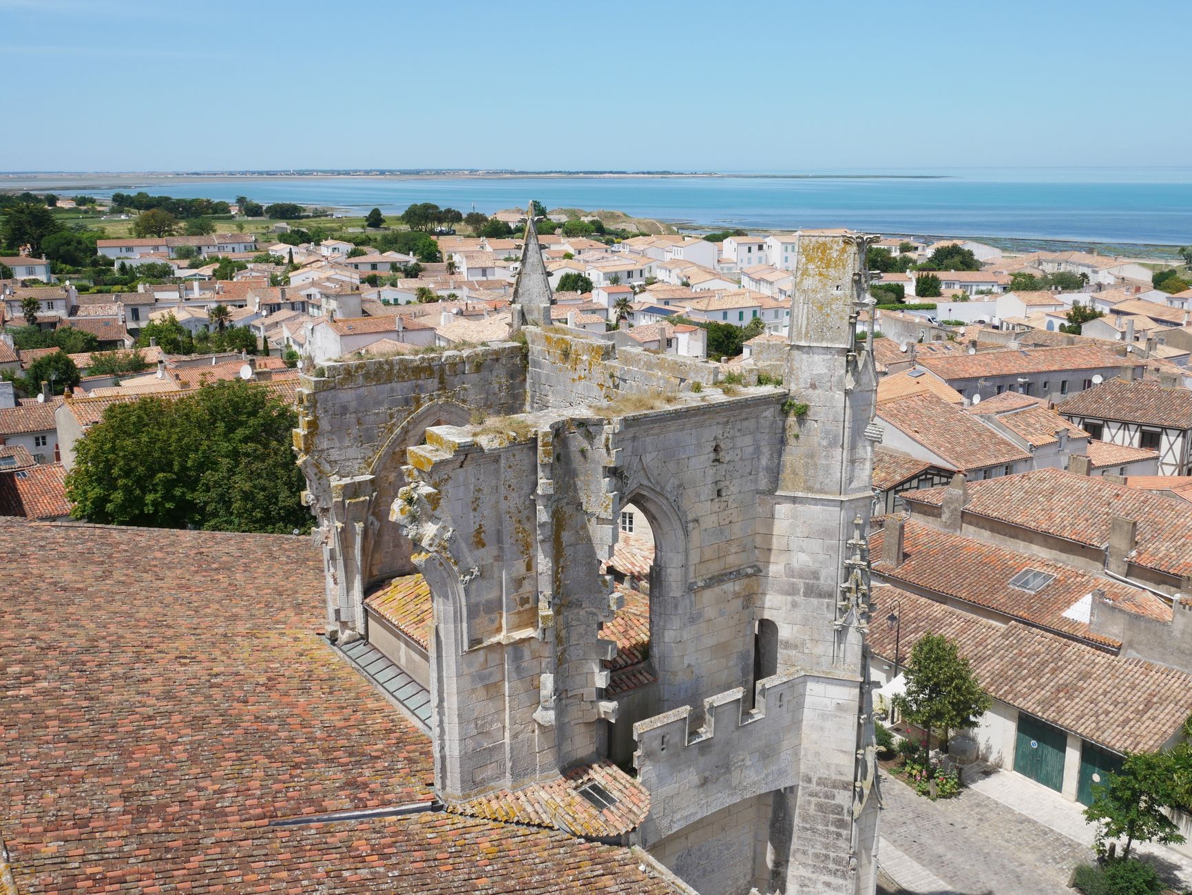 Bâchage de toiture équipe à Le Mans